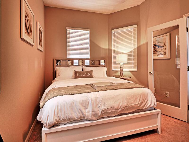 Harborview Grande 700 Waterfront Condo - image 11