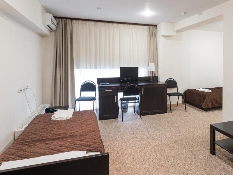 Triple Room (3 Adults) image 3