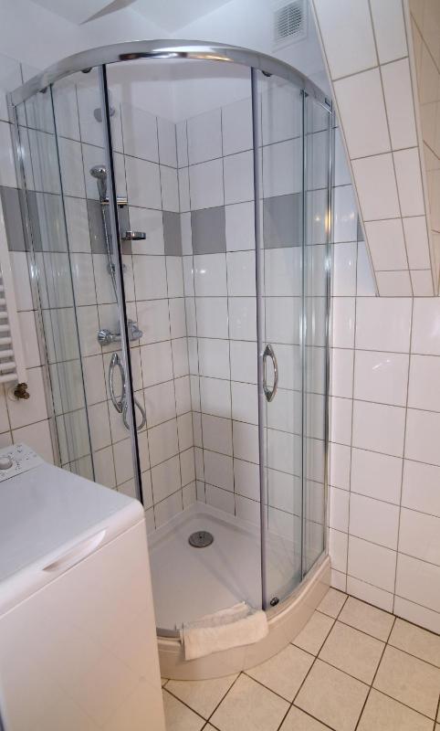 One-Bedroom Apartment image 2
