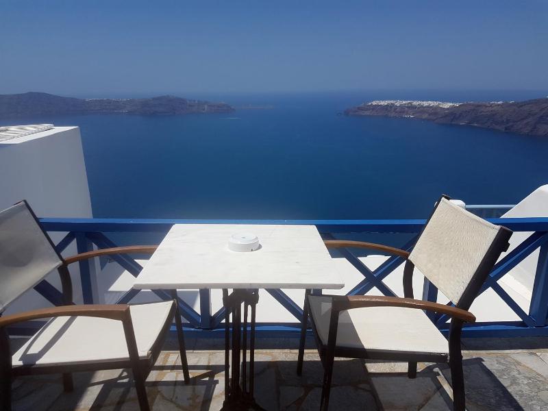 Family Studio with Caldera View  image 1