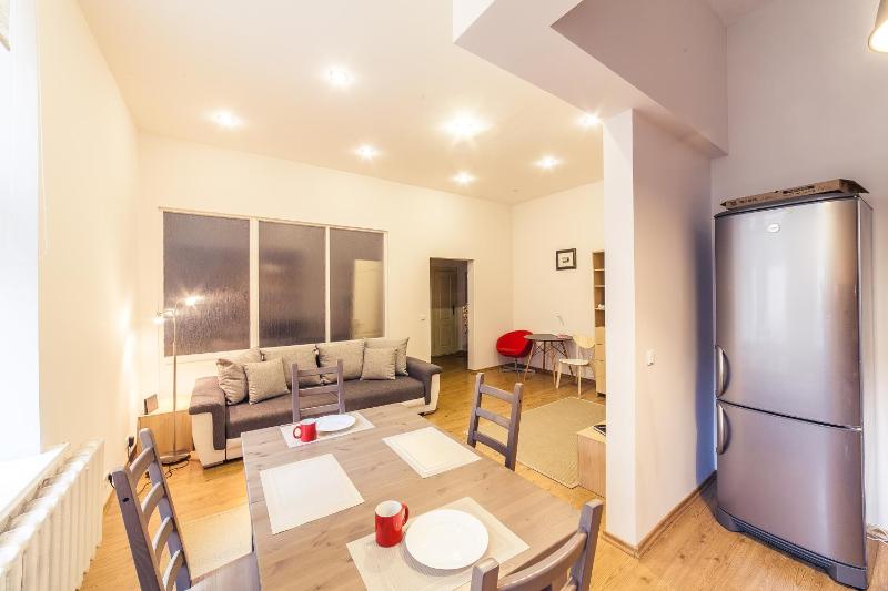 One-Bedroom Apartment image 3