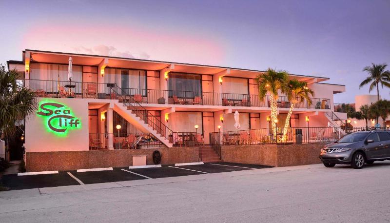 Sea Cliff Hotel - image 11