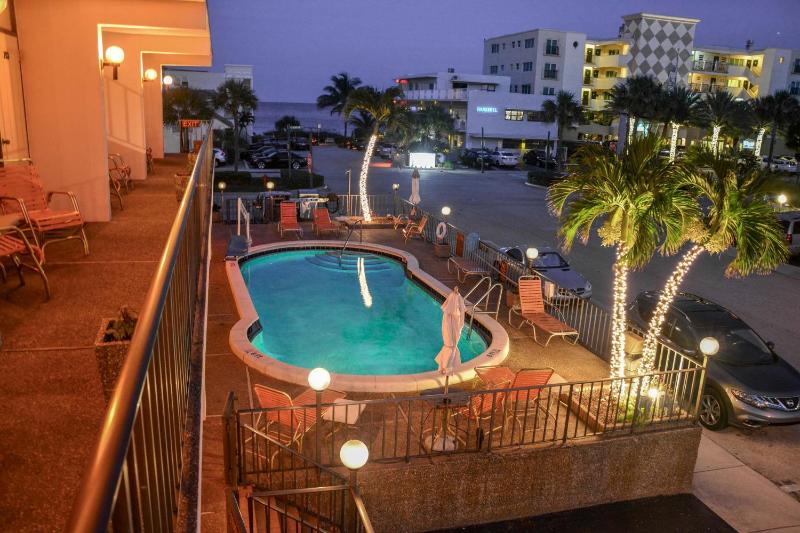 Sea Cliff Hotel - image 2