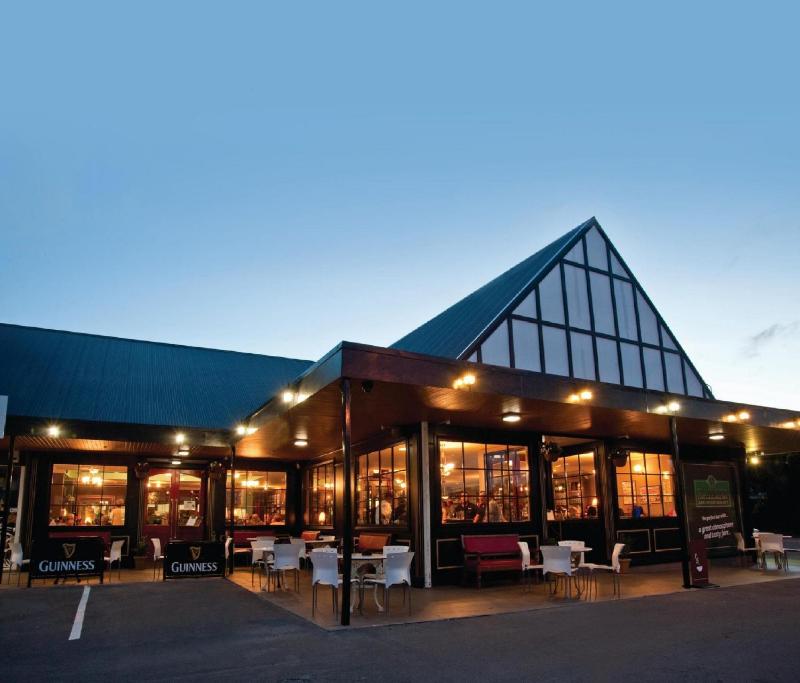 Arthur's Court Motor Lodge - image 41