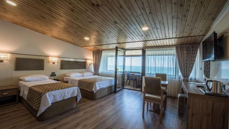 King Room with Balcony image 1