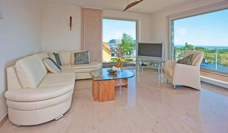 Apartment with Sea View image 2
