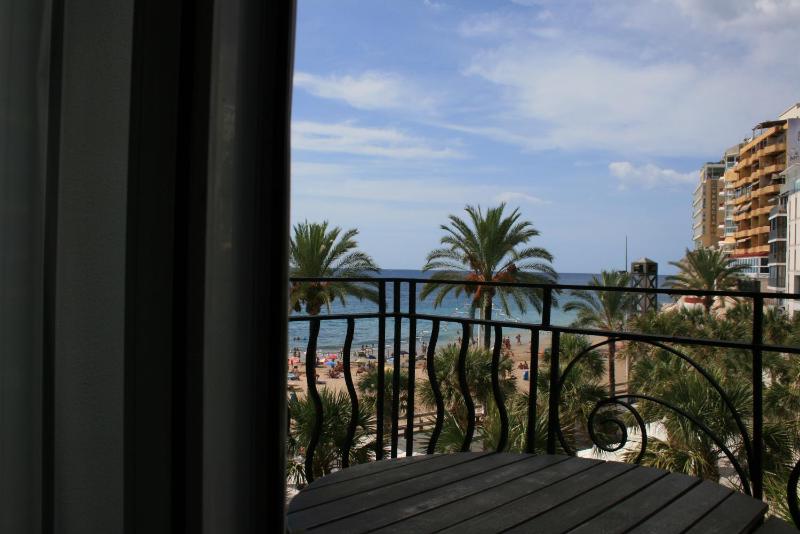 One-Bedroom Apartment with Side Sea View image 1