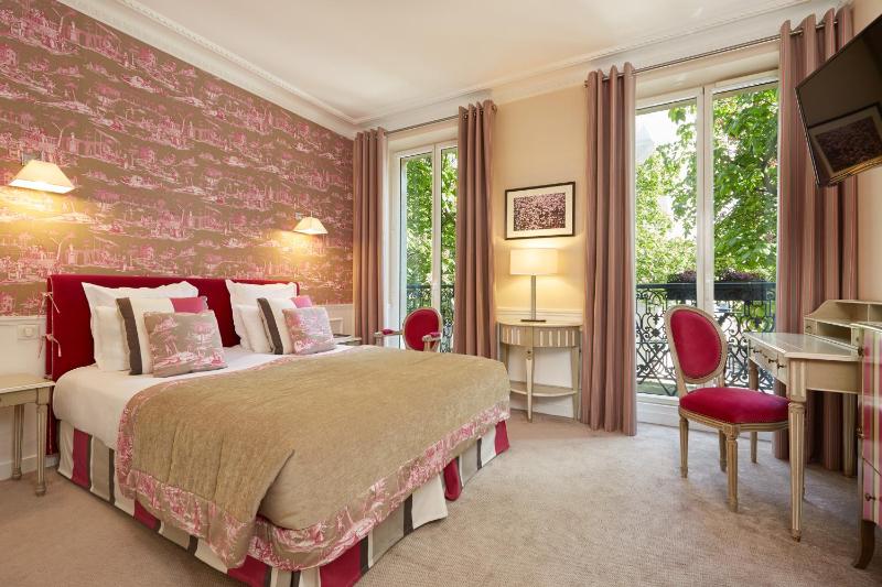 Deluxe Double Room with Balcony image 3