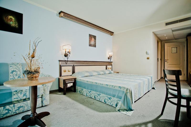 Double Room Arcadia with Park View image 3
