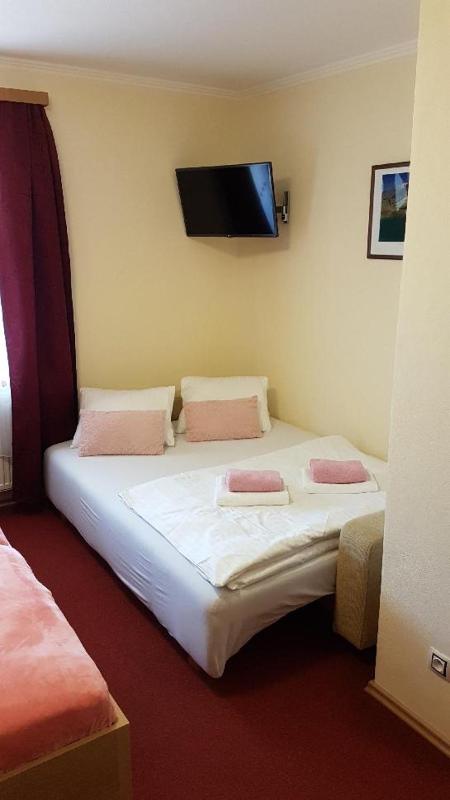 Double or Twin Room - Disability Access image 4