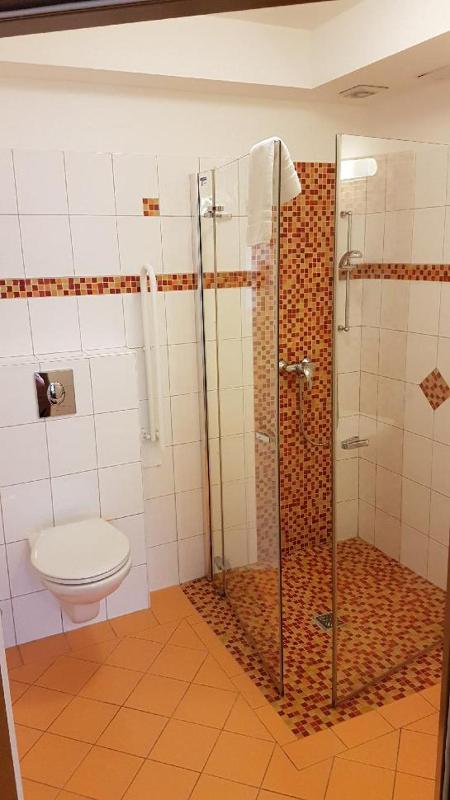 Double or Twin Room - Disability Access image 1