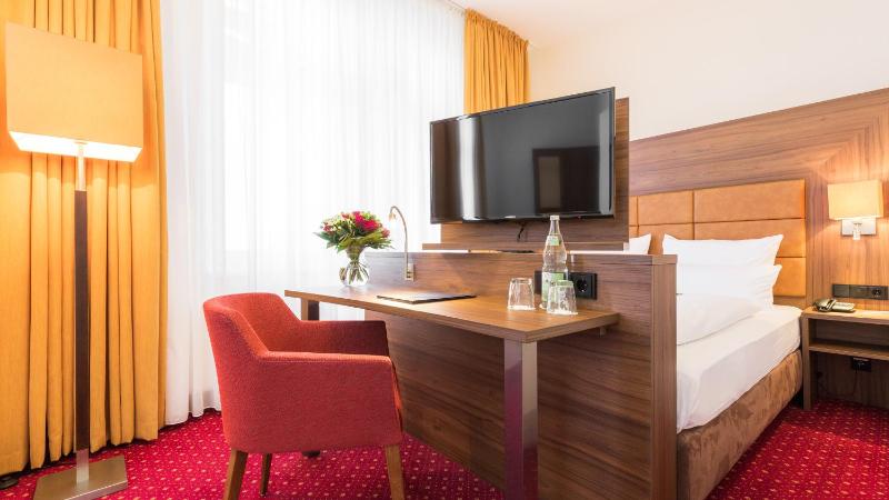 Standard Room with Queen-size Bed image 2