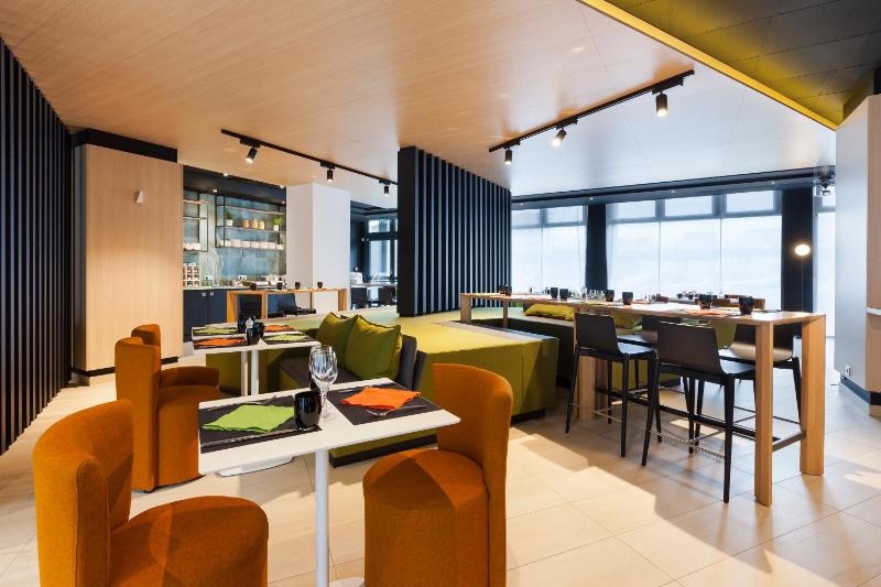 Novotel Tours Centre Gare - image 20