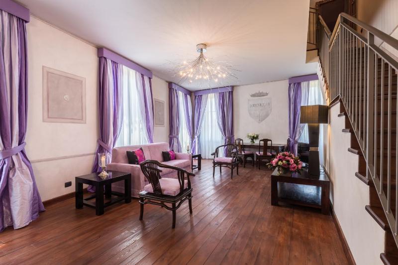 Superior King Suite image 1