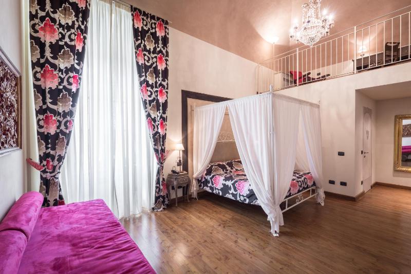 Superior King Suite image 1