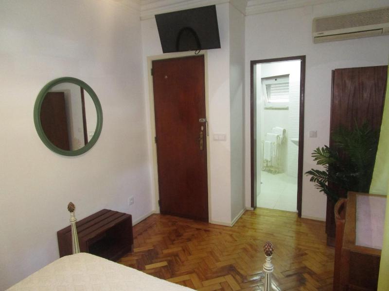 Deluxe Double Room image 2