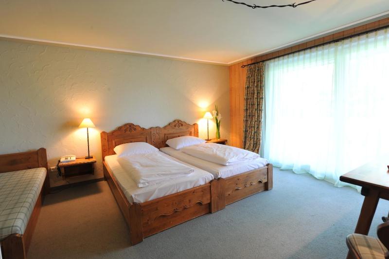 Double Room with Lake View image 4