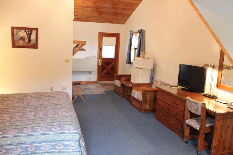 King Room with Balcony image 3