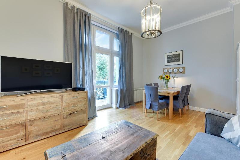 Oxford - Rodzinny apartment w spokojnej Sopockiej kamienicy by Lion Apartments - image 14