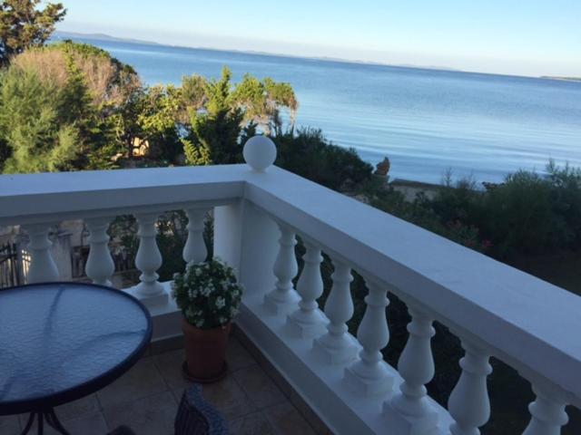 Double Room with Balcony and Sea View image 1