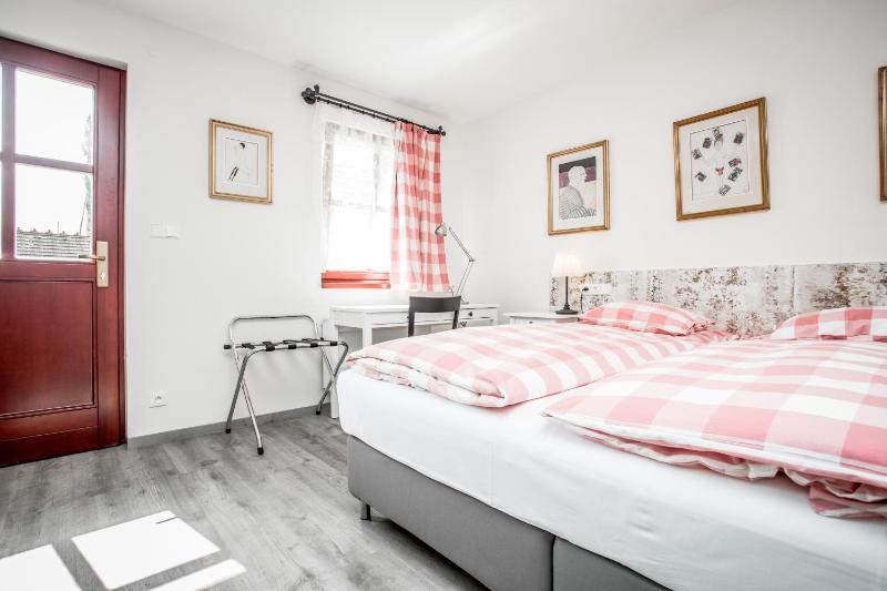Economy Double or Twin Room image 4