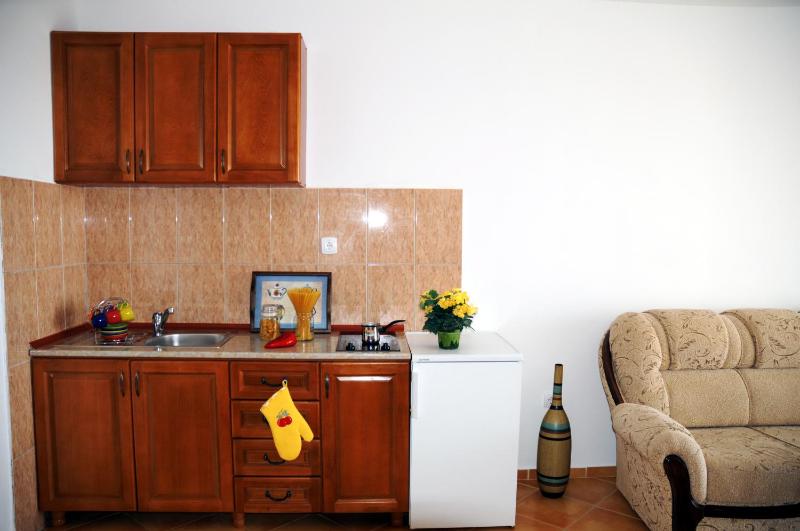 One-Bedroom Apartment with Partial Sea View (5 Adults) image 3