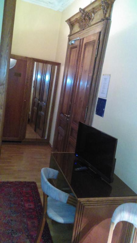 Superior Triple Room image 2