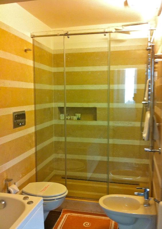 Triple Room image 2