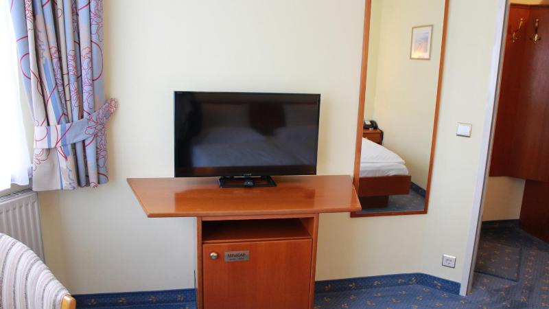 Hotel Josefa - image 10