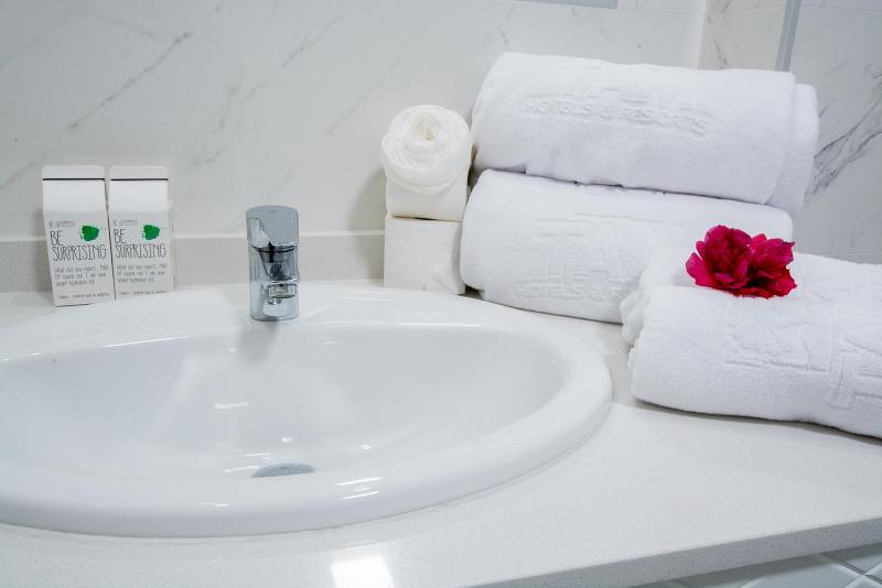 One-Bedroom Villa with Terrace image 3