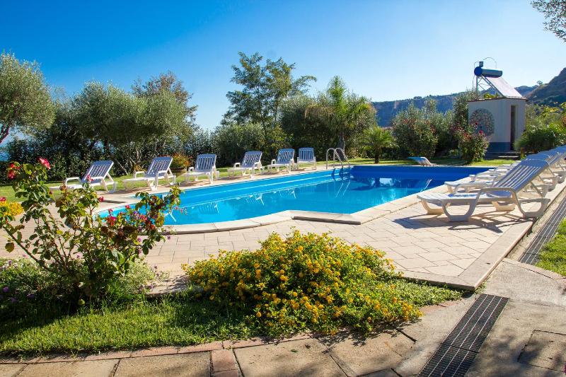 Villa Garden - image 18