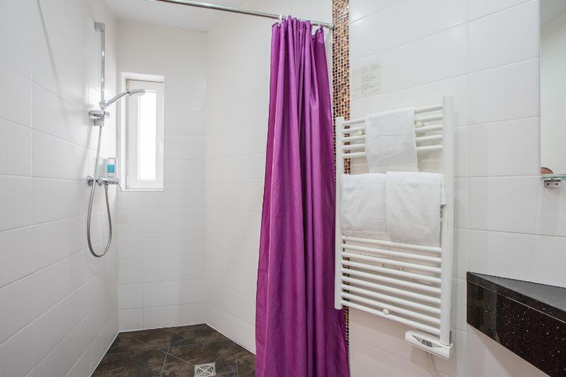 Double Room with Garden View image 3