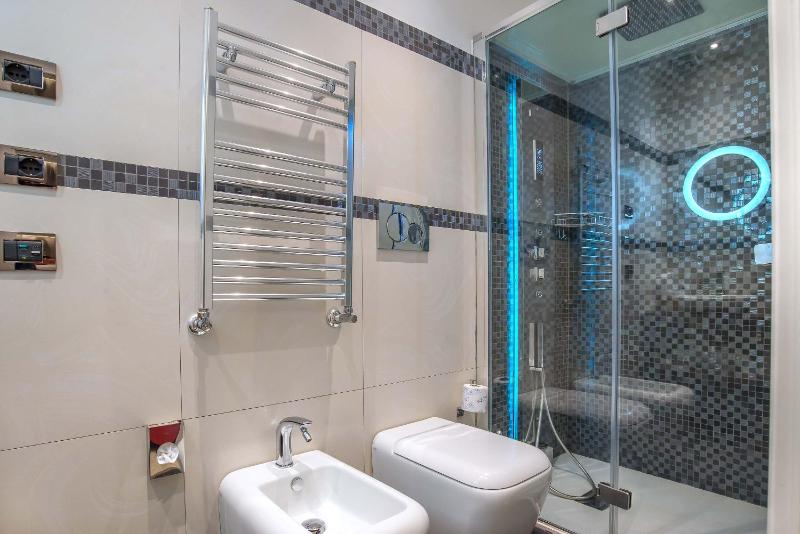 Double Room with Balcony and View image 2