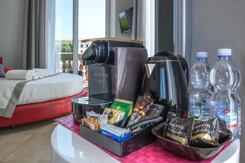 Double Room with Balcony and View image 4