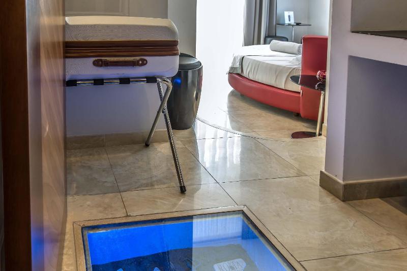 Double Room with Balcony and View image 3