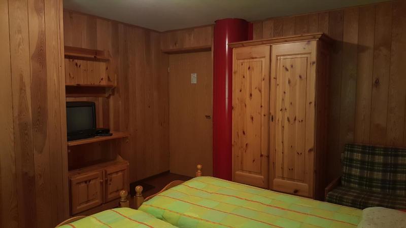 Double or Twin Room with Private Bathroom image 4