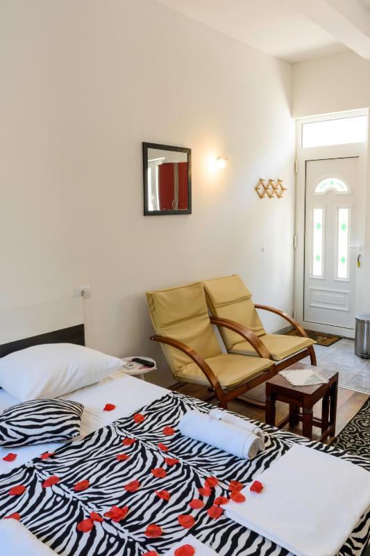 Apartment image 3