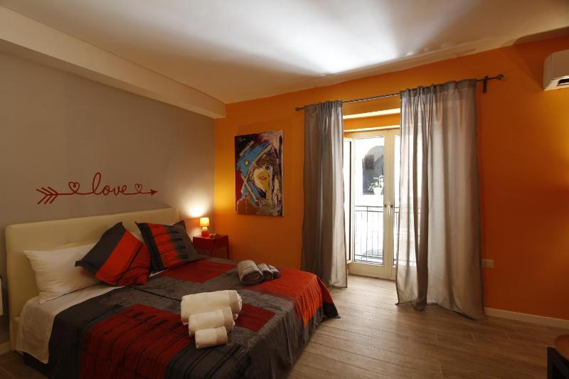 Double Room with Balcony image 4