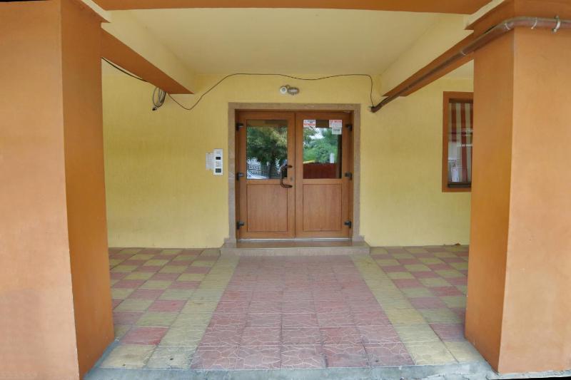 One-Bedroom Apartment image 1