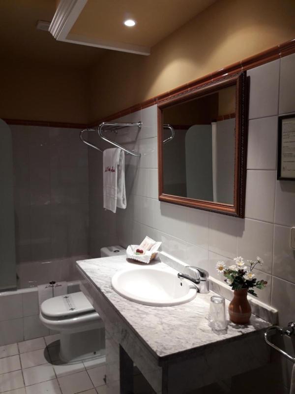 Small Double Room image 2
