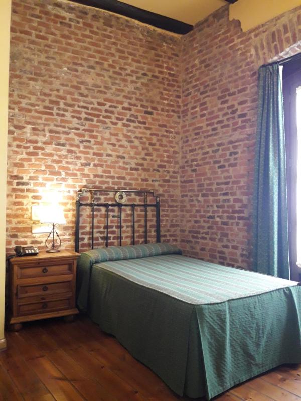 Single Room image 2