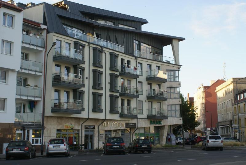 One-Bedroom Apartment image 3