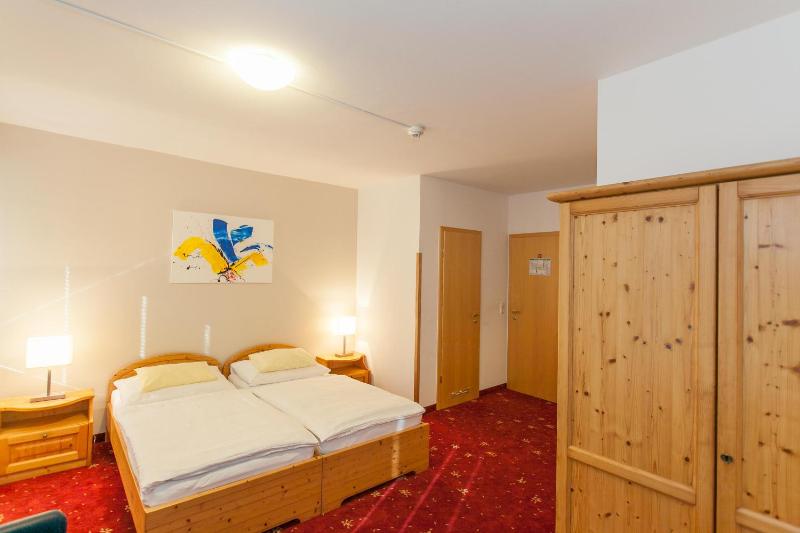 Standard Single Room image 4