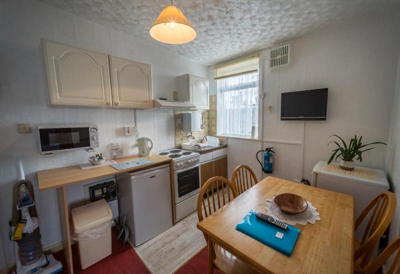 Lyndale Holiday Flats - image 10
