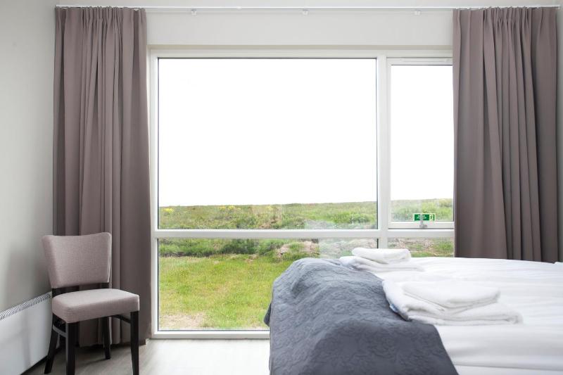 Double Room with Sea View image 3