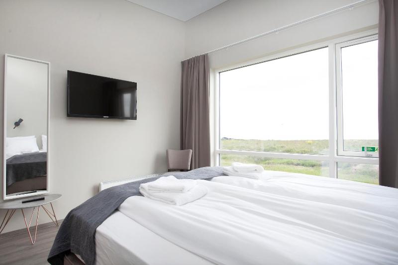 Double Room with Sea View image 2