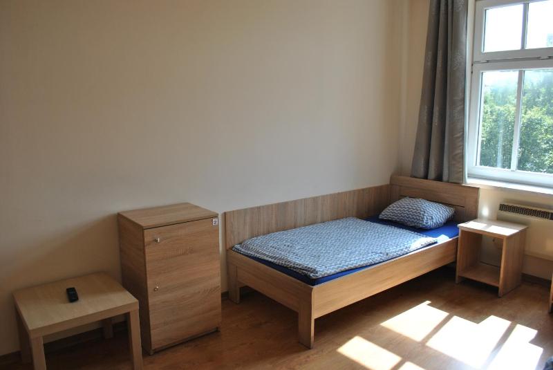Twin Room with Shared Bathroom image 3