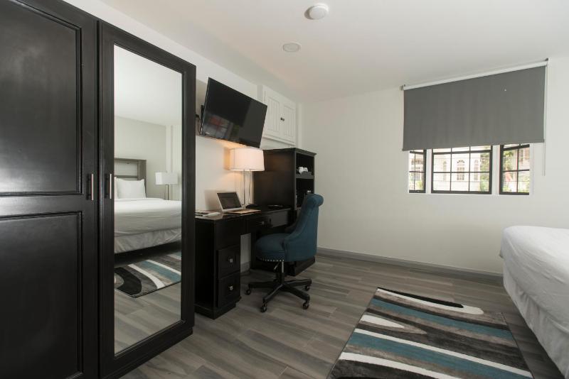 King's Hotel & Residences - image 6