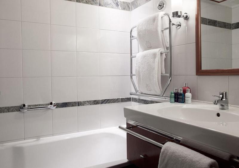 Single Room image 4