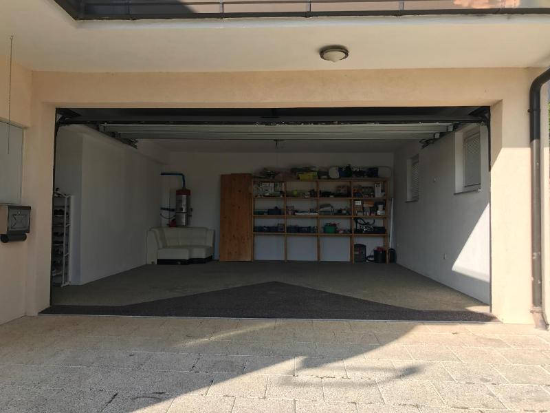Five-Bedroom House image 3